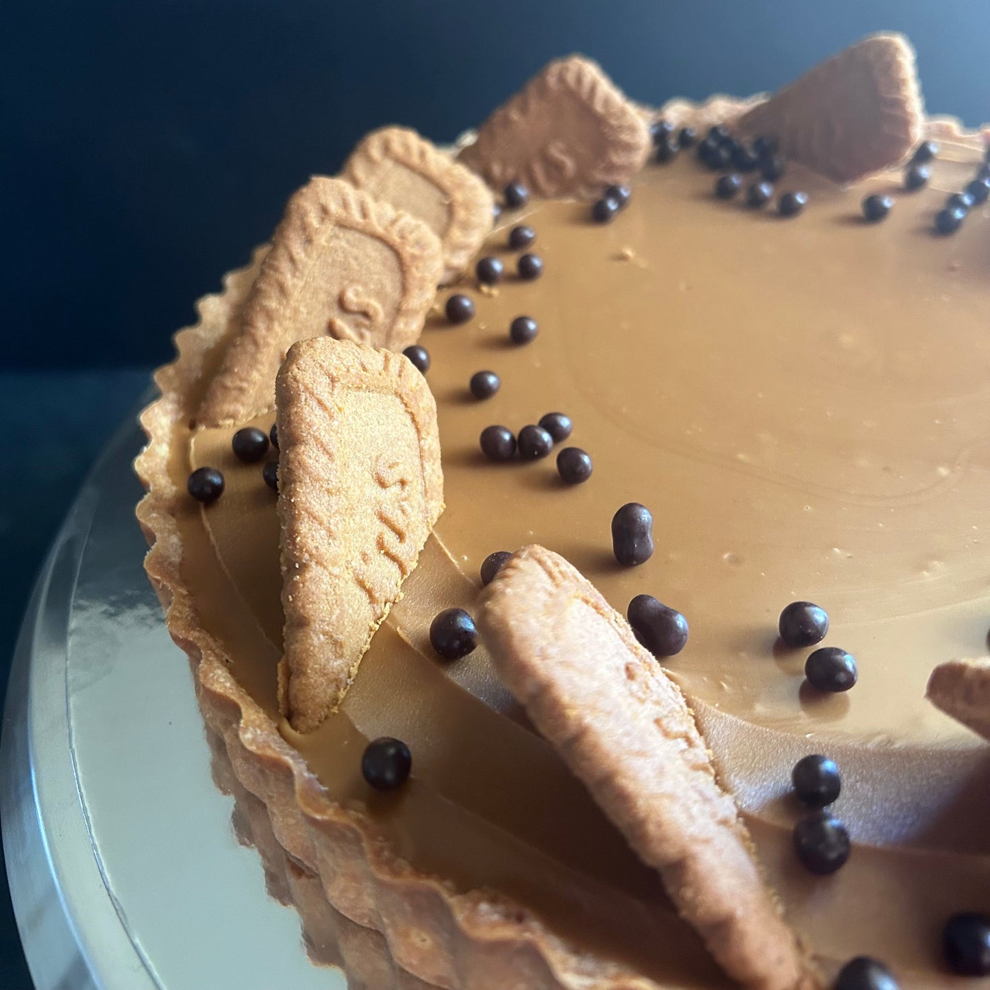 Biscoff Tart with crispy chocolate pearls