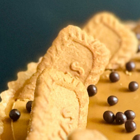 Biscoff Tart with crispy chocolate pearls